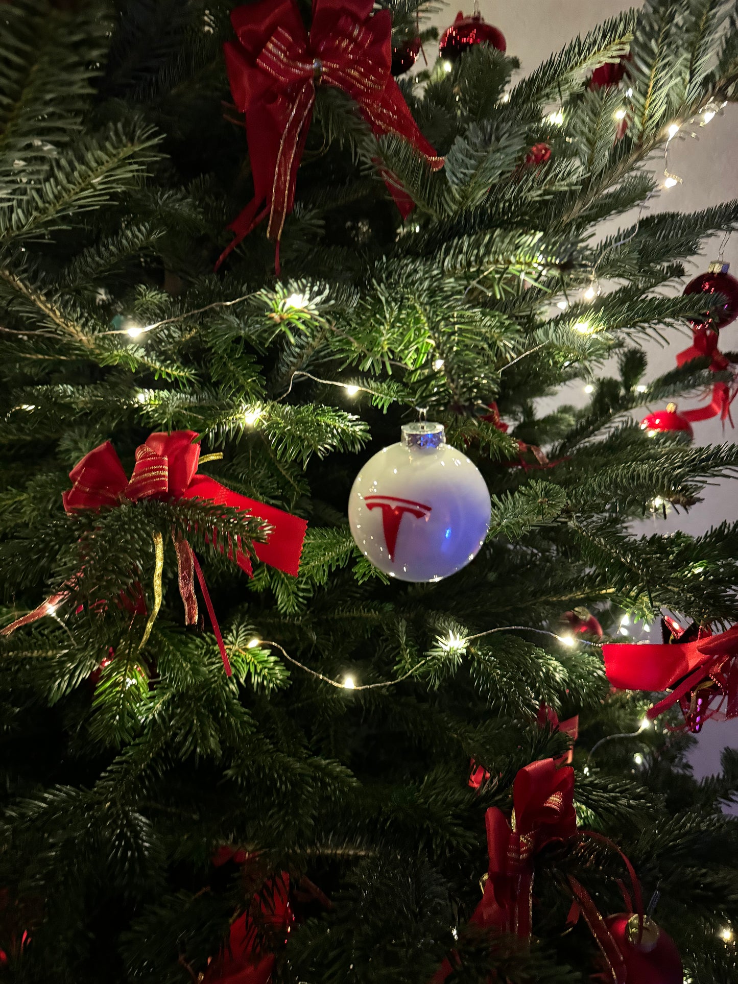 Tesla Christbaumkugel