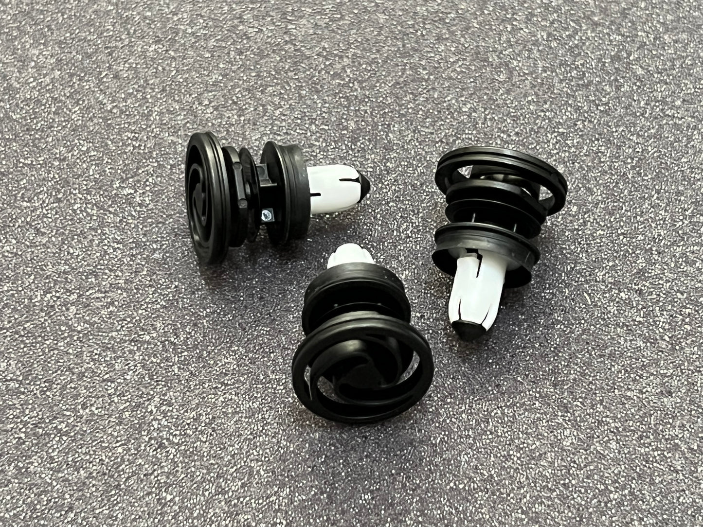 TRIM CLIP,8.20,1.1-1.3,POM,BLK,SEAL (1135147-00-B)