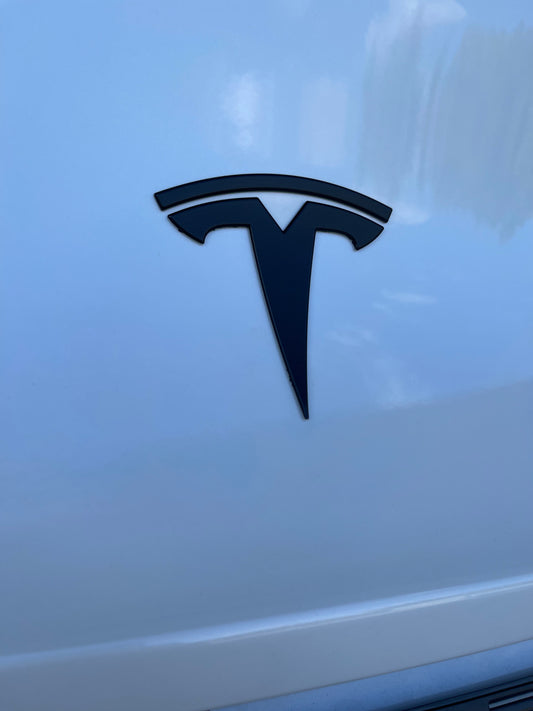 Original Heck Tesla Emblem Mattschwarz